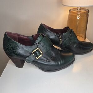 Elegant Green Leather Women's Shoes